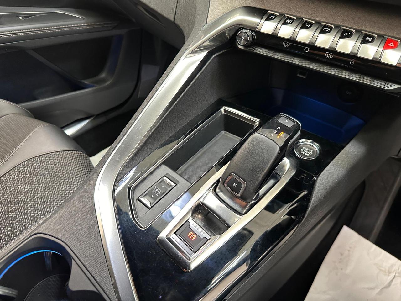 Peugeot 5008 SB71YGH