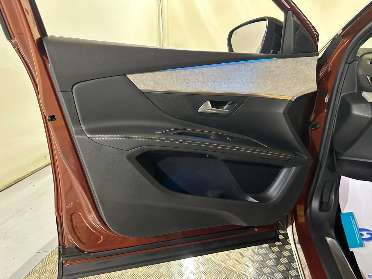 Peugeot 5008 YP21AXZ