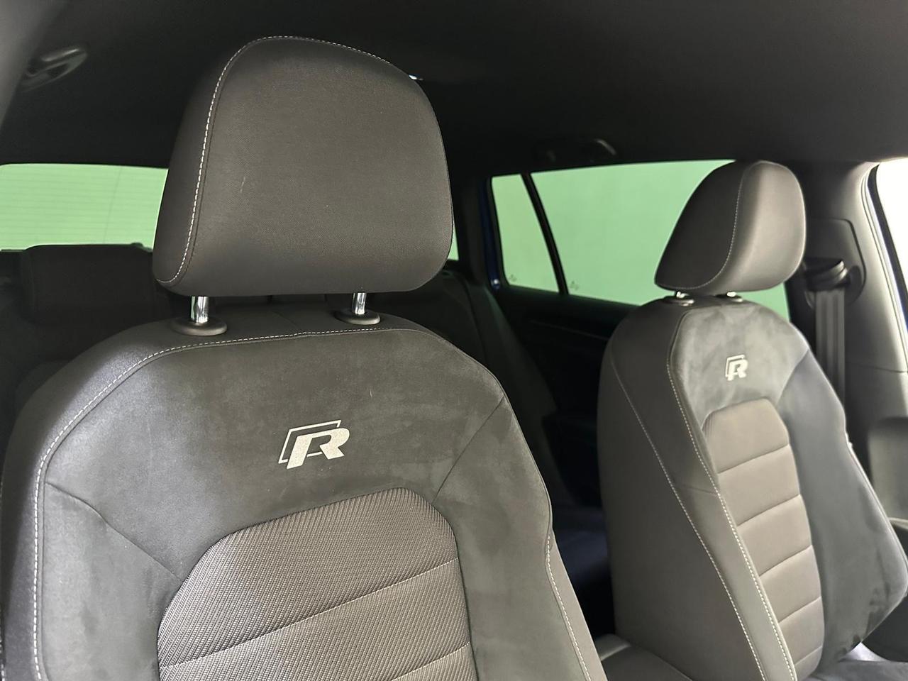 Volkswagen Golf YE70AZG