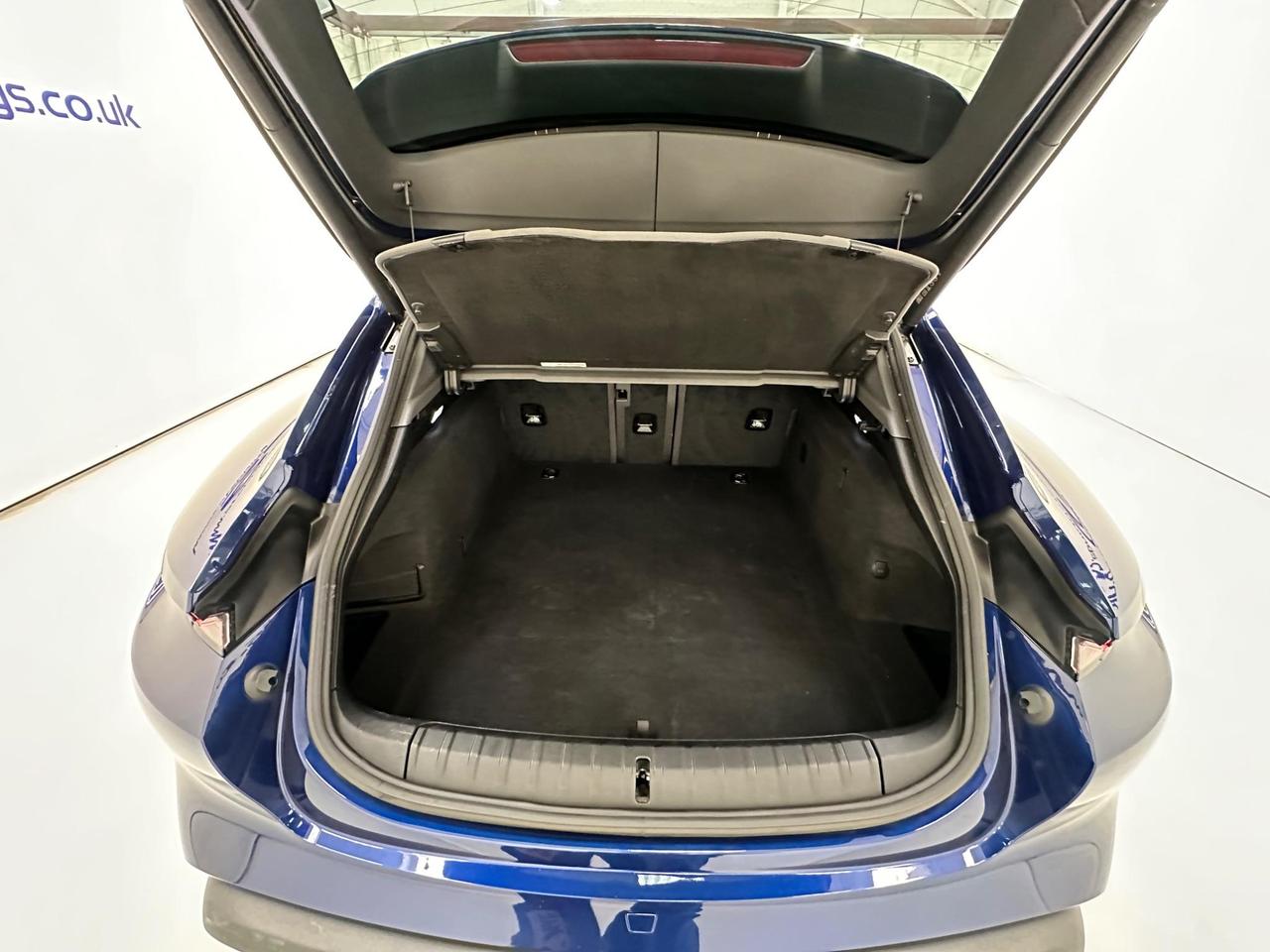 Porsche Taycan LB22MVG