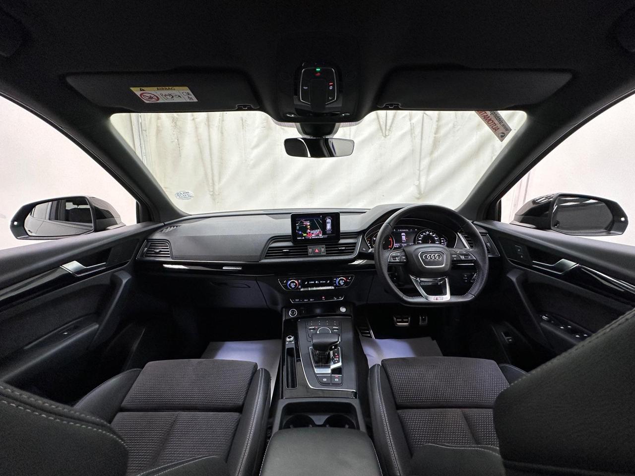 Audi Q5 WF69XDN