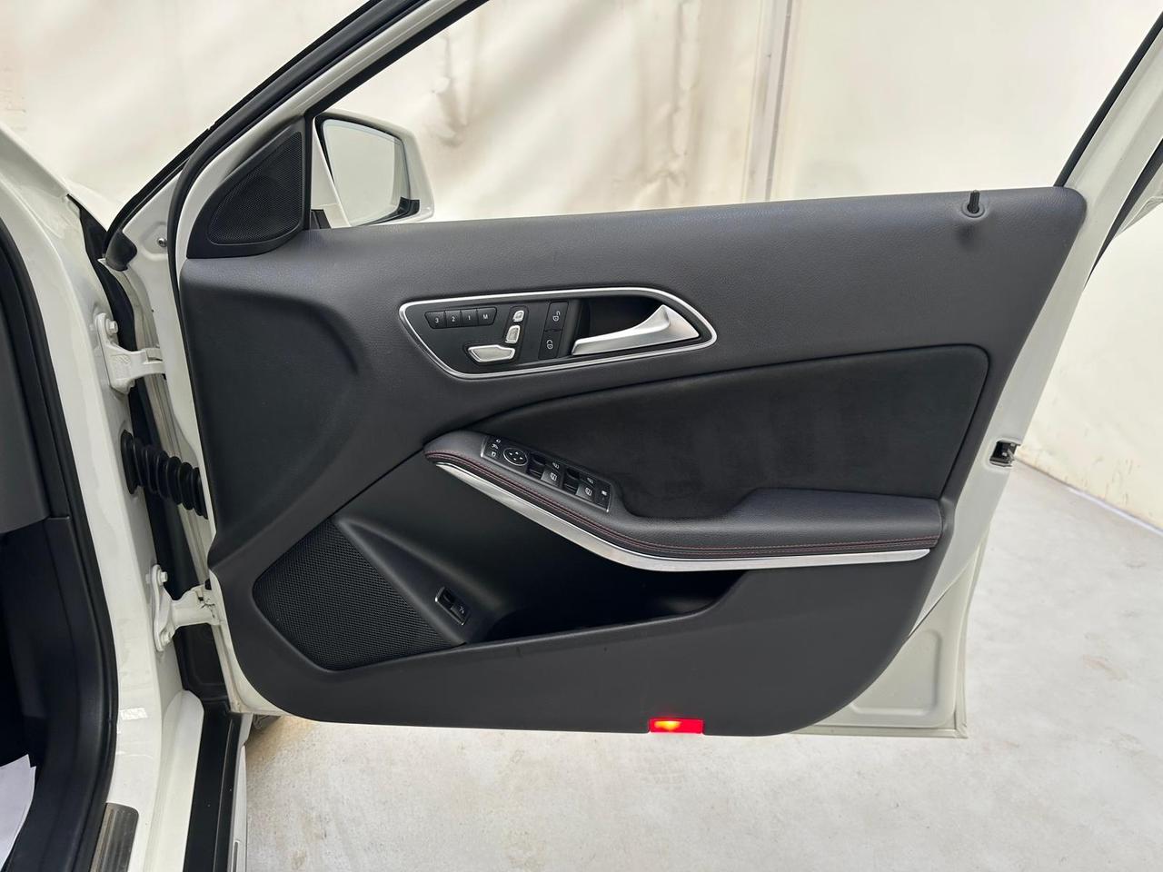 Mercedes-Benz GLA KY67ALO