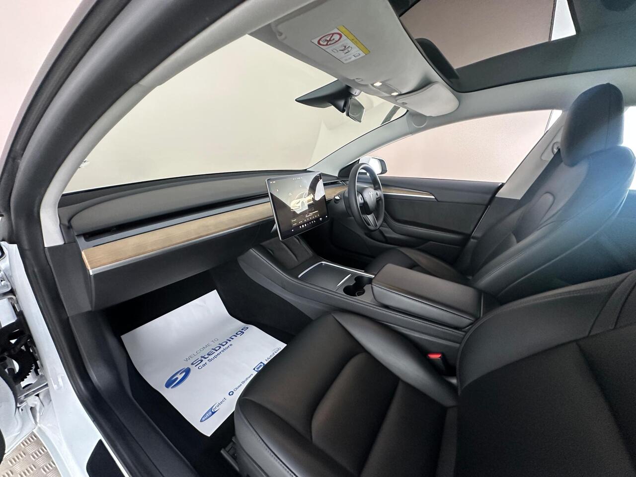 Tesla Model 3 AF72VVZ