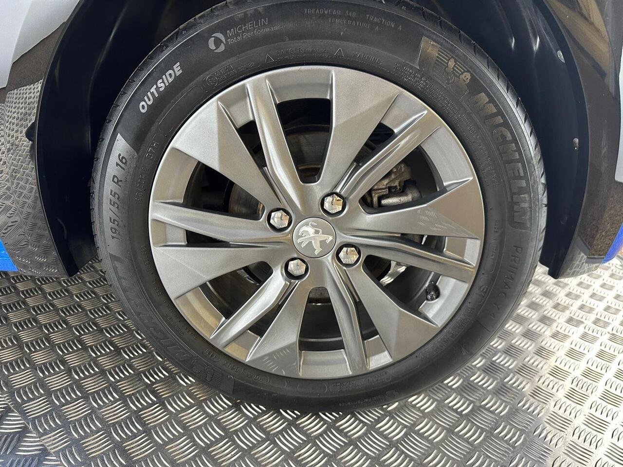 Peugeot E-208 SM71FXD