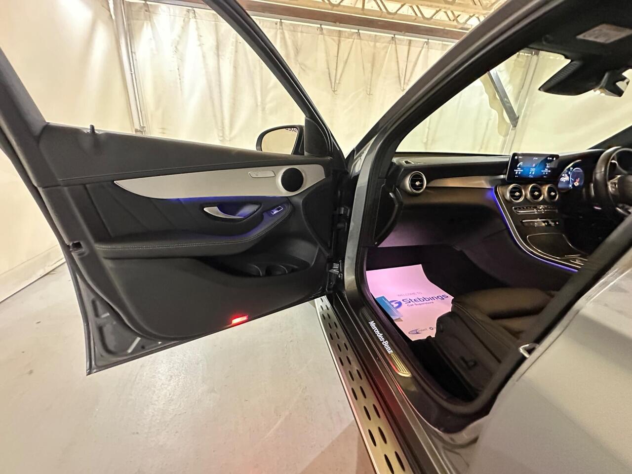 Mercedes-Benz GLC SN22UBK