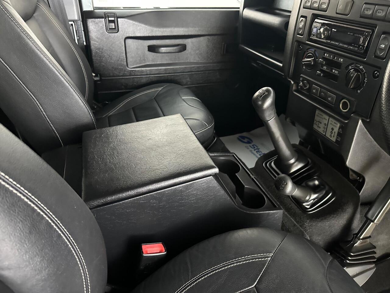 Land Rover Defender 90 GF65NXH