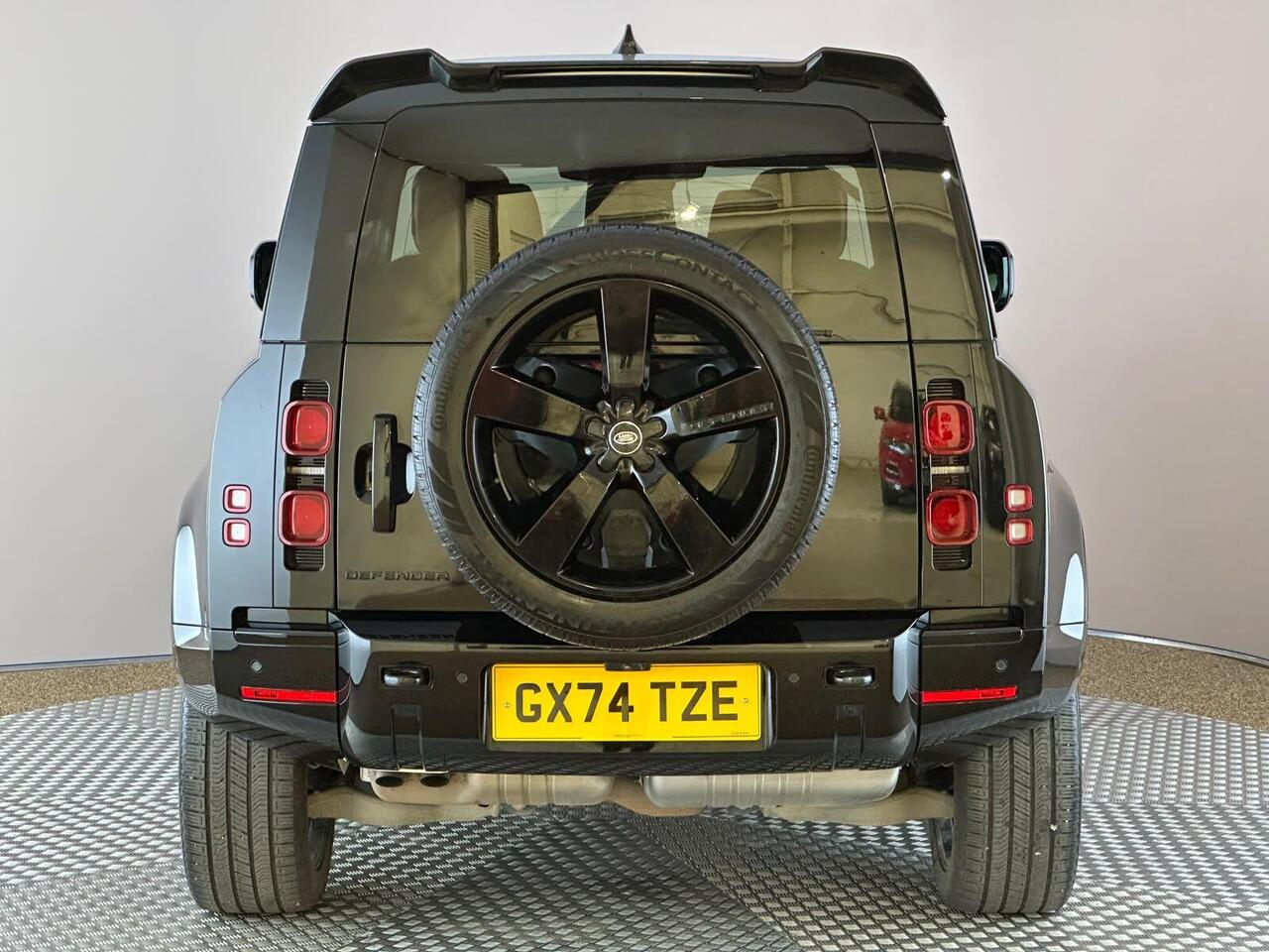 Land Rover Defender 90 GX74TZE