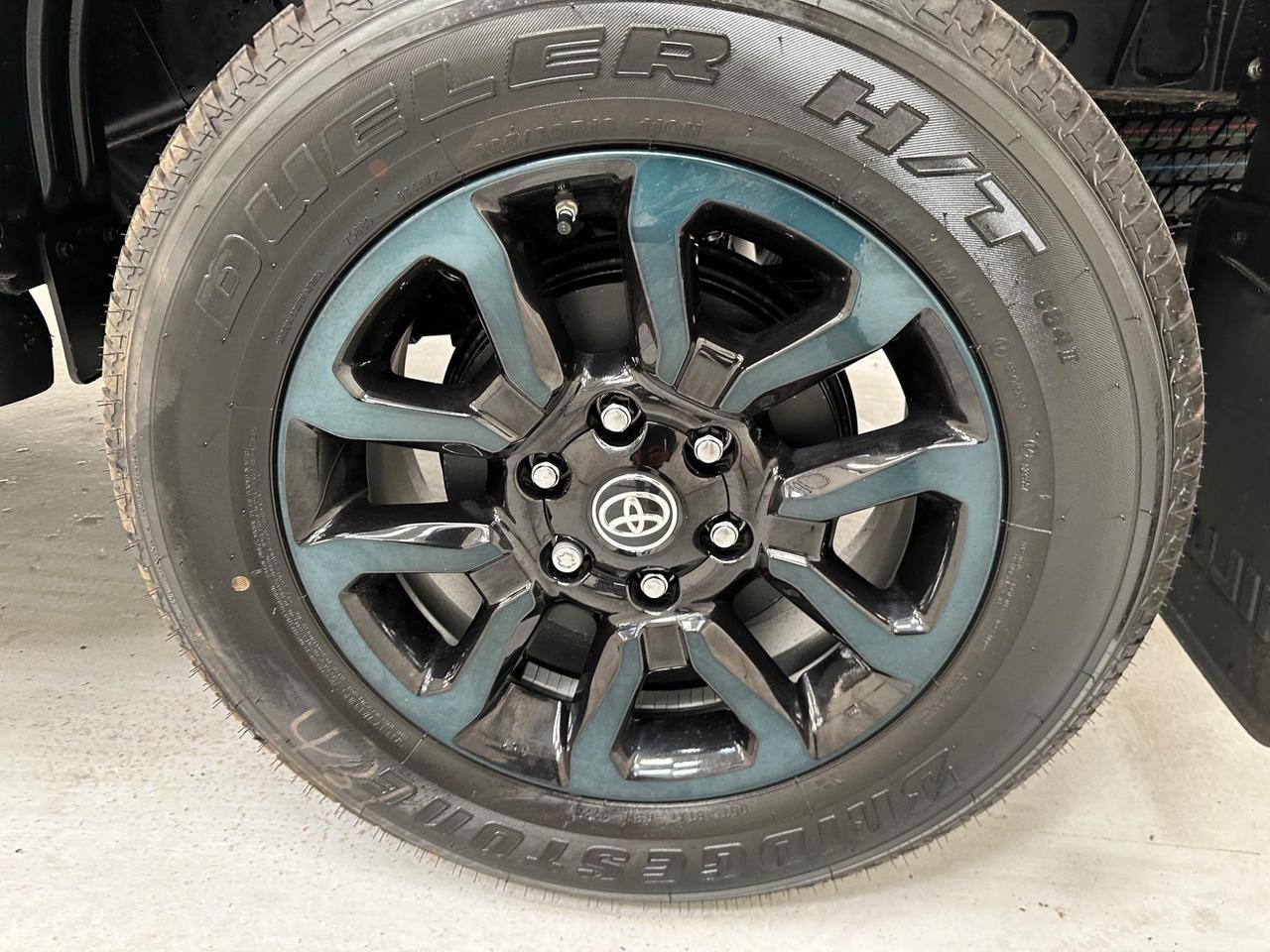 Toyota Hilux H111LUX