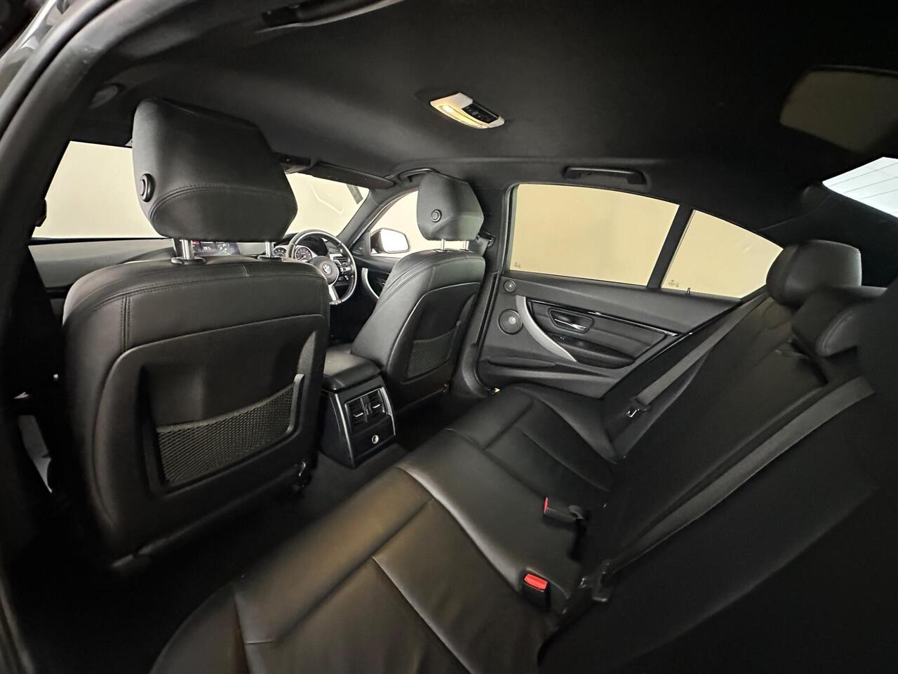 BMW 3 Series YK67SMX