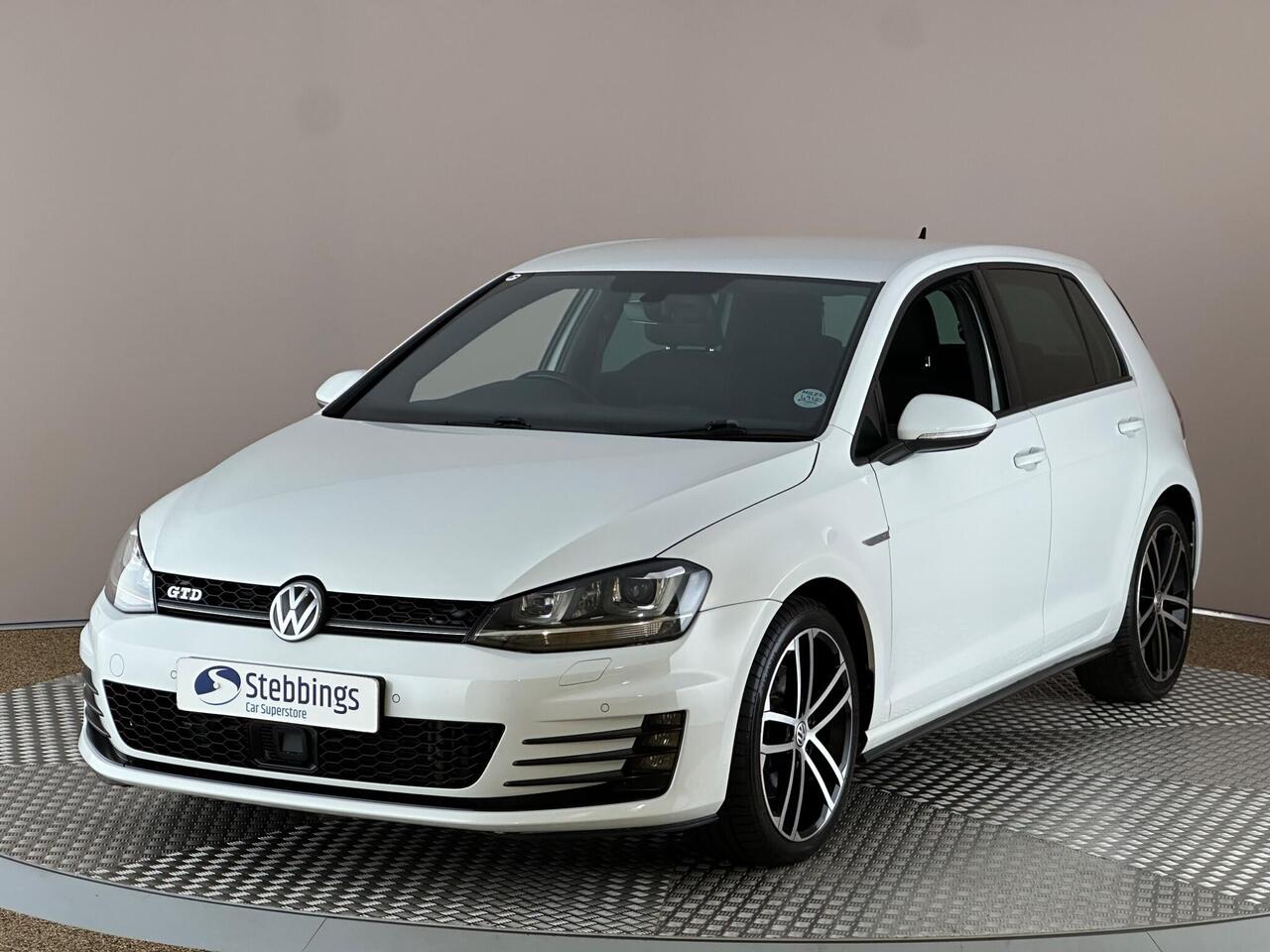Volkswagen Golf DT66RVJ