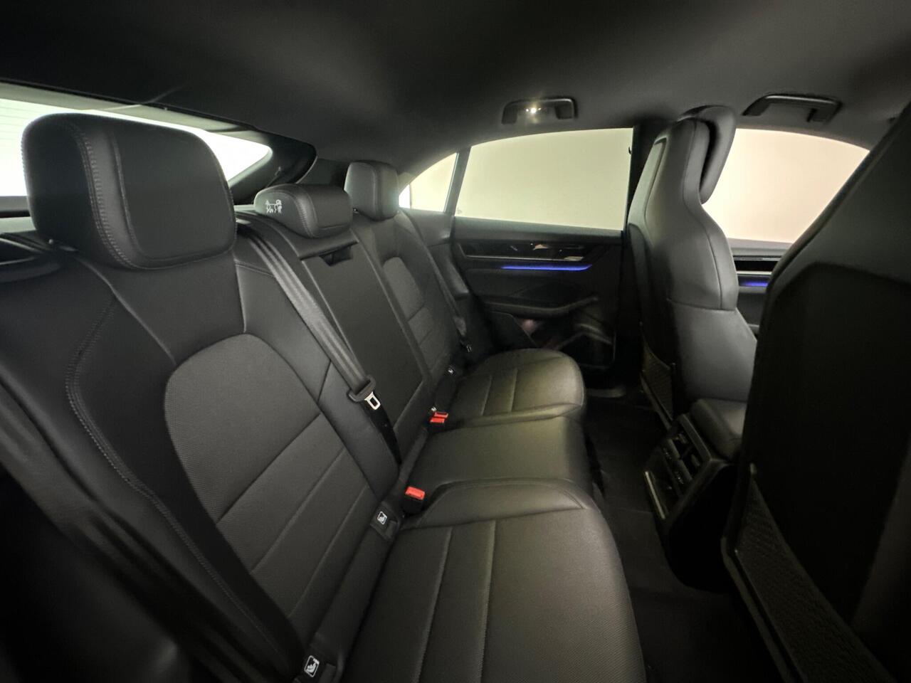 Porsche Macan FD74LXY