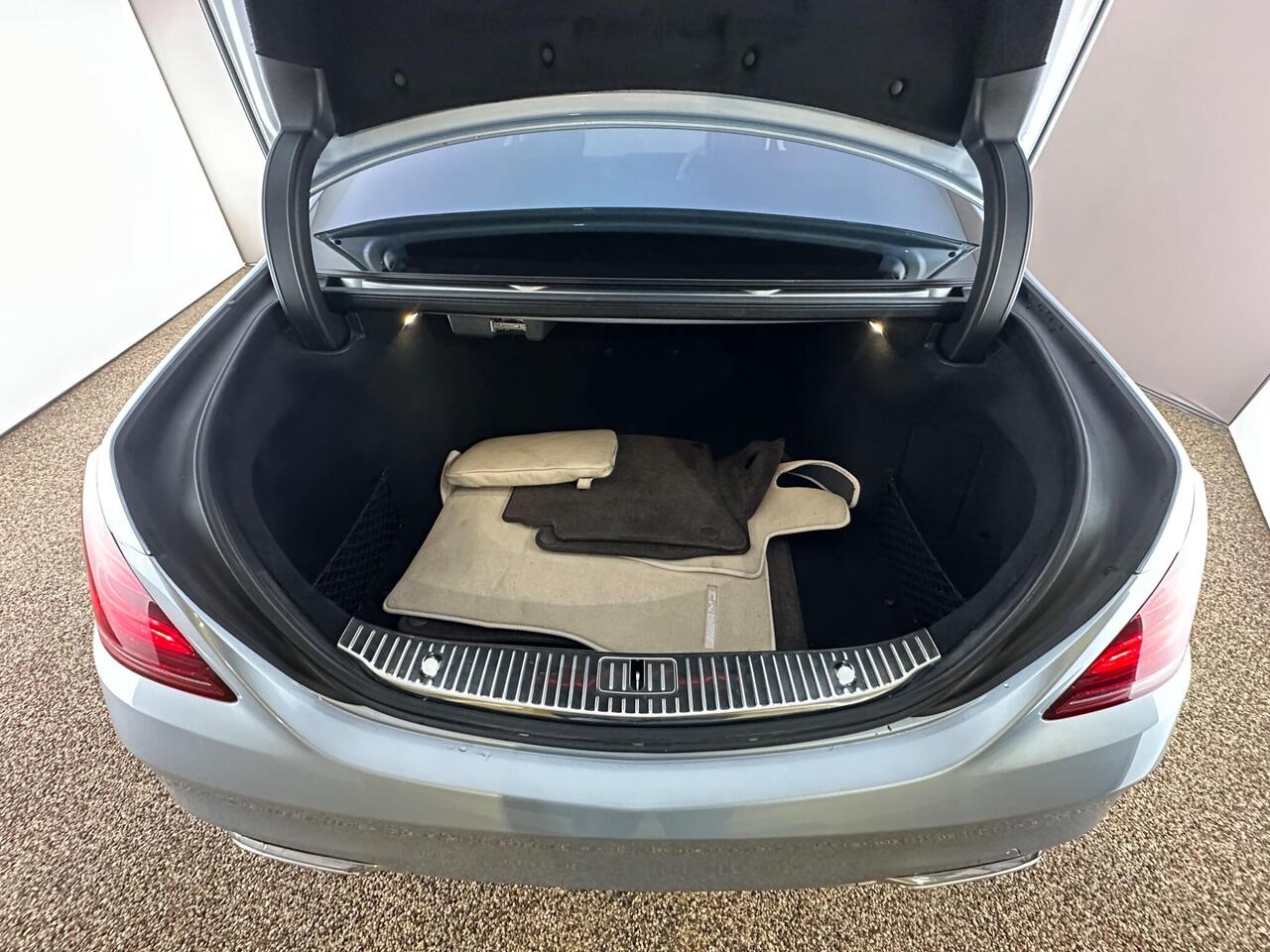 Mercedes-Benz S Class LL69JXX