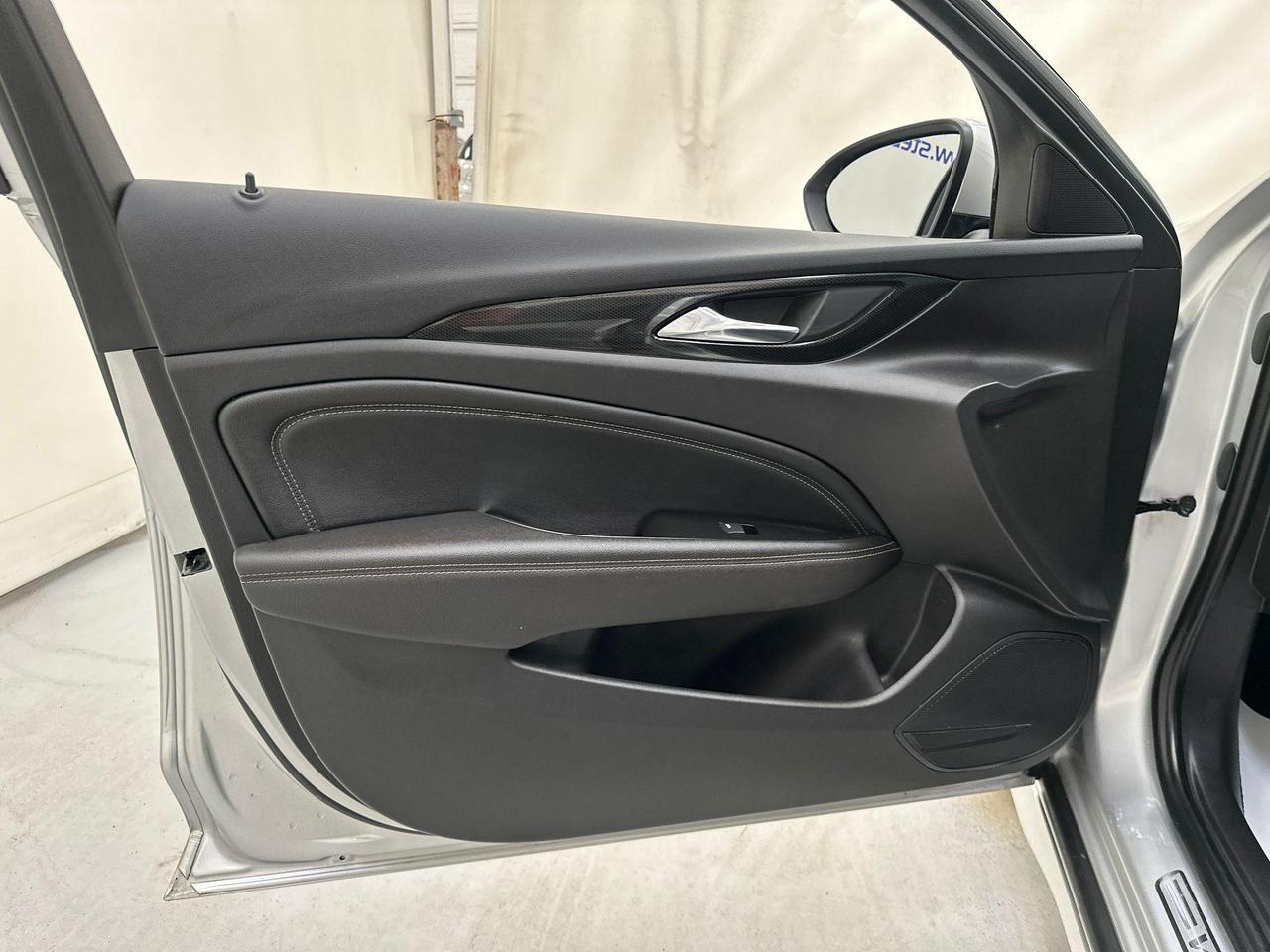 Vauxhall Insignia AJ17VWA