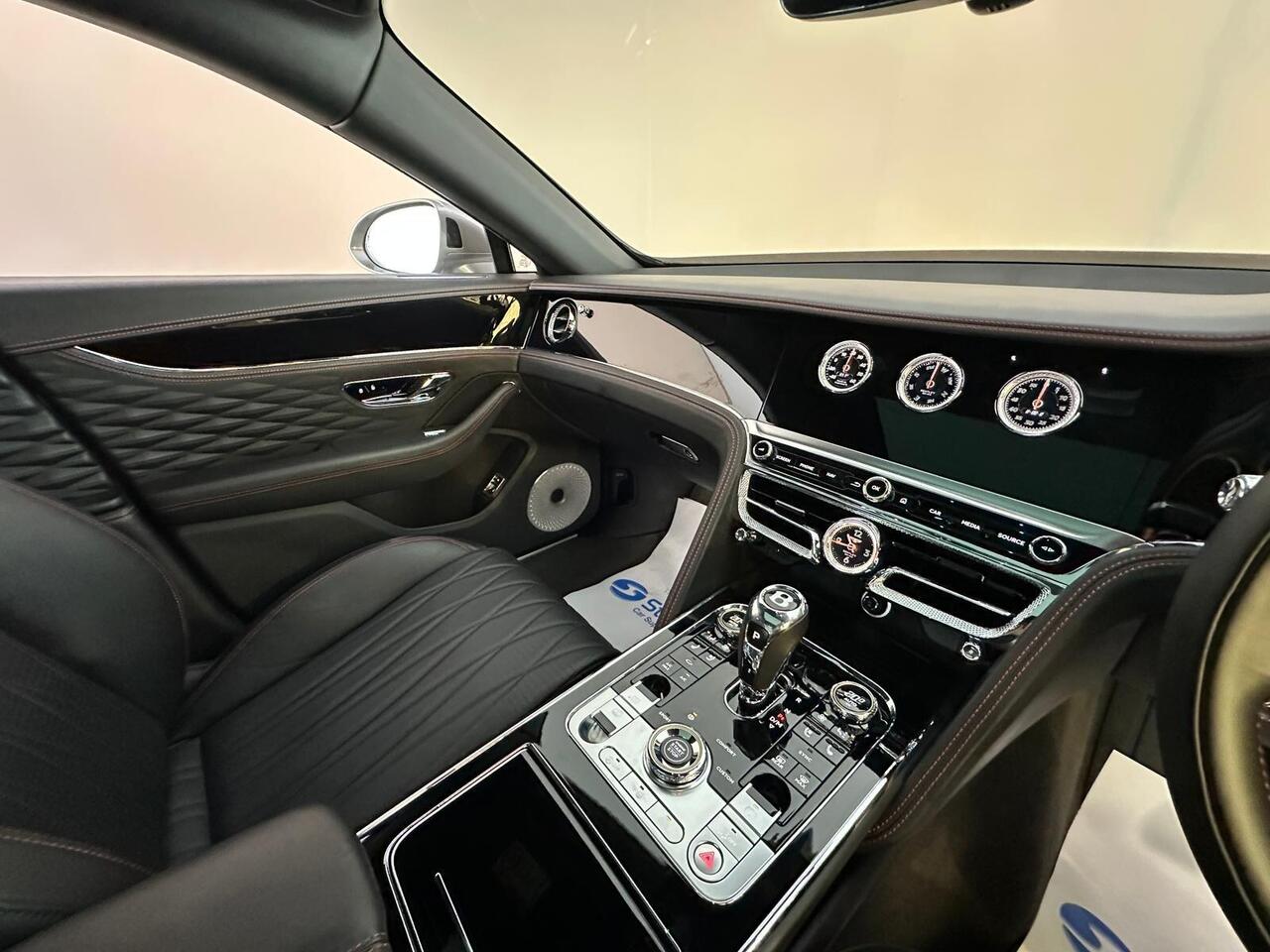 Bentley Flying Spur SN71VZD