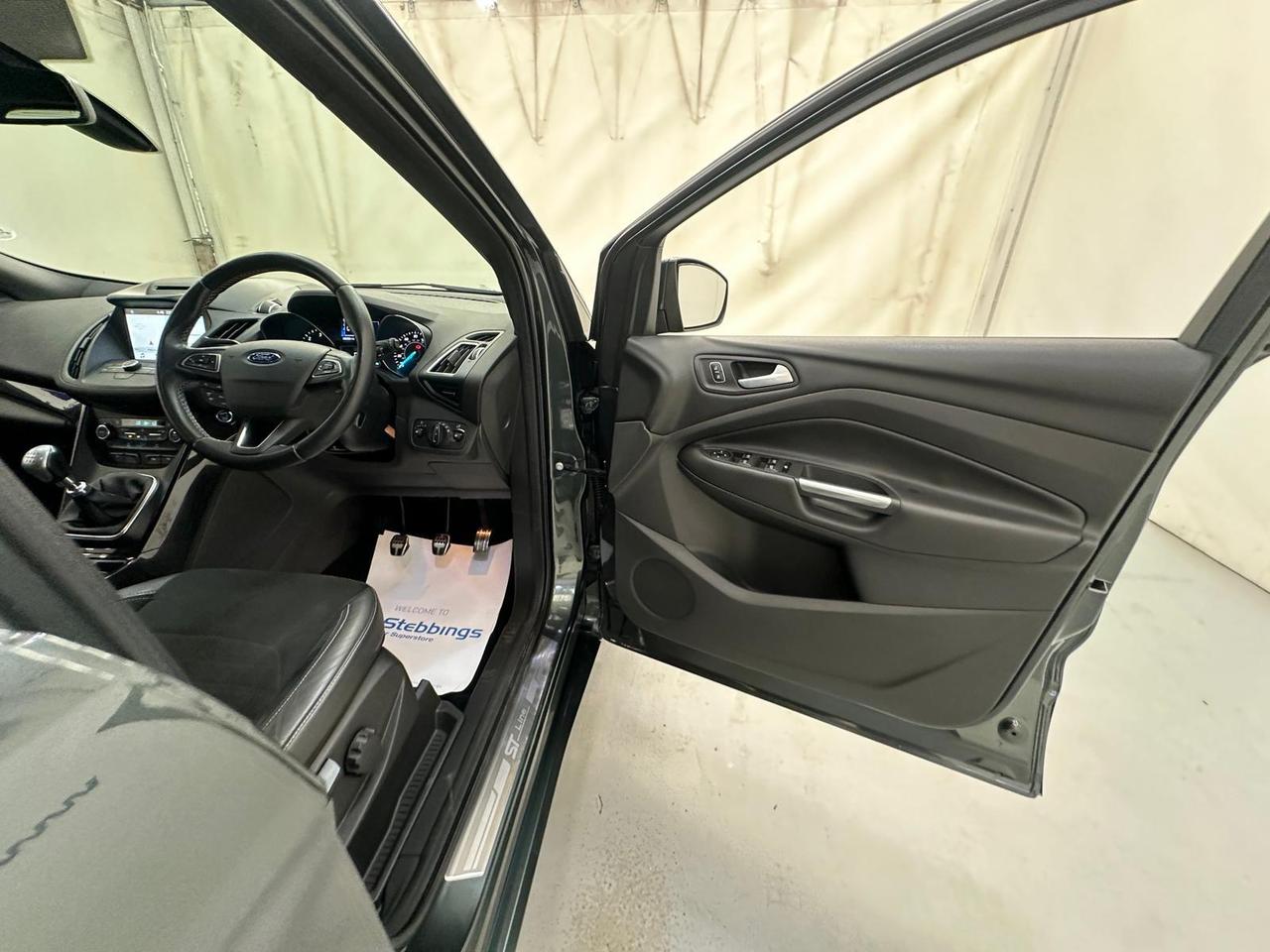 Ford Kuga AY17NRV