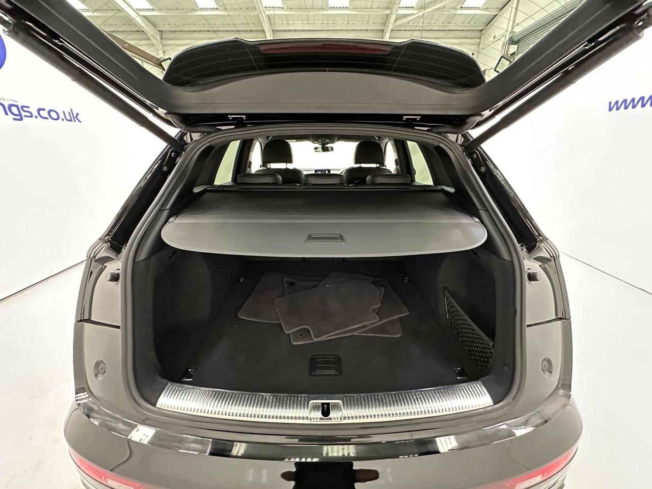 Audi Q5 WF69XDN