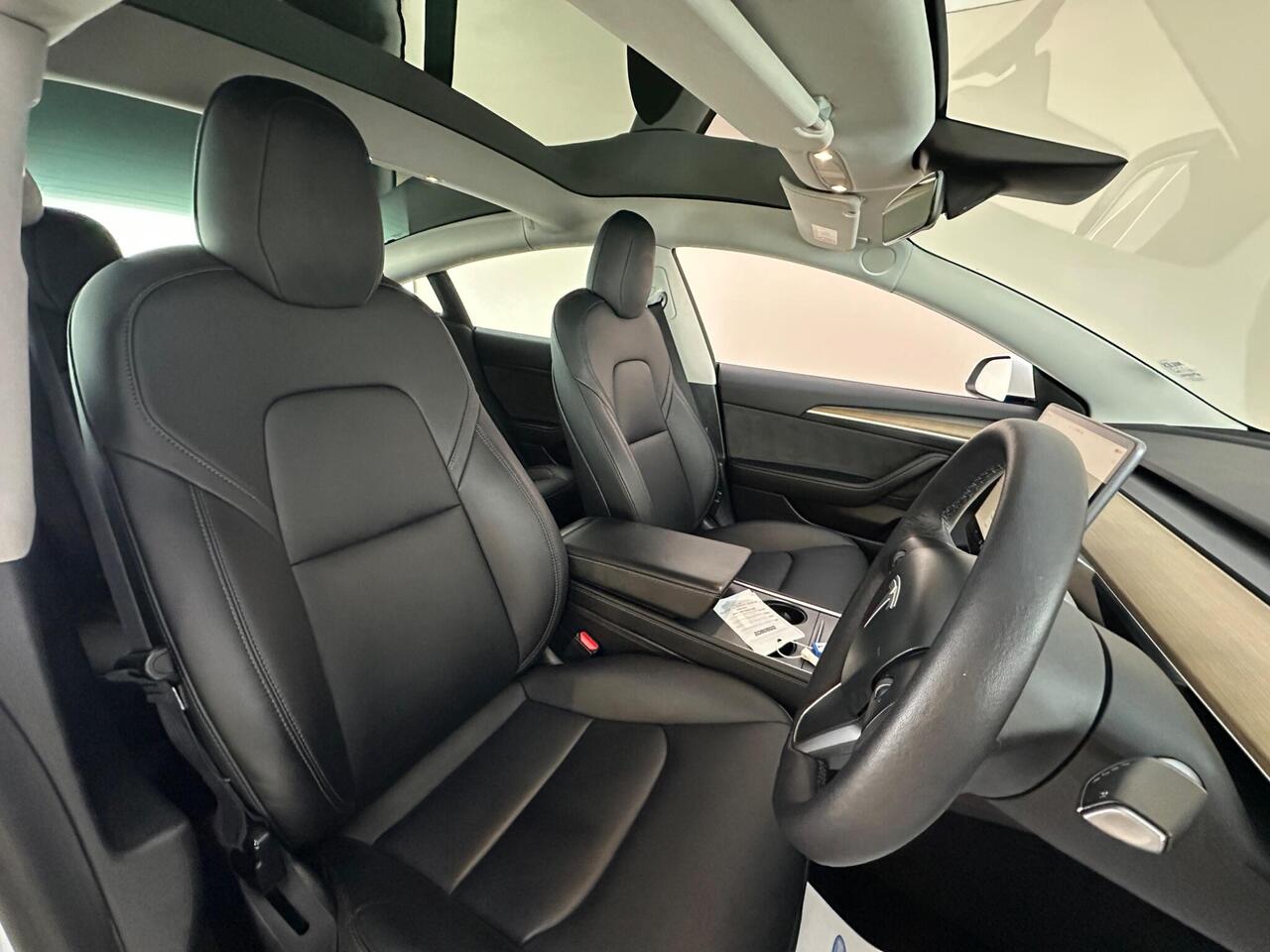 Tesla Model 3 AF72UVC