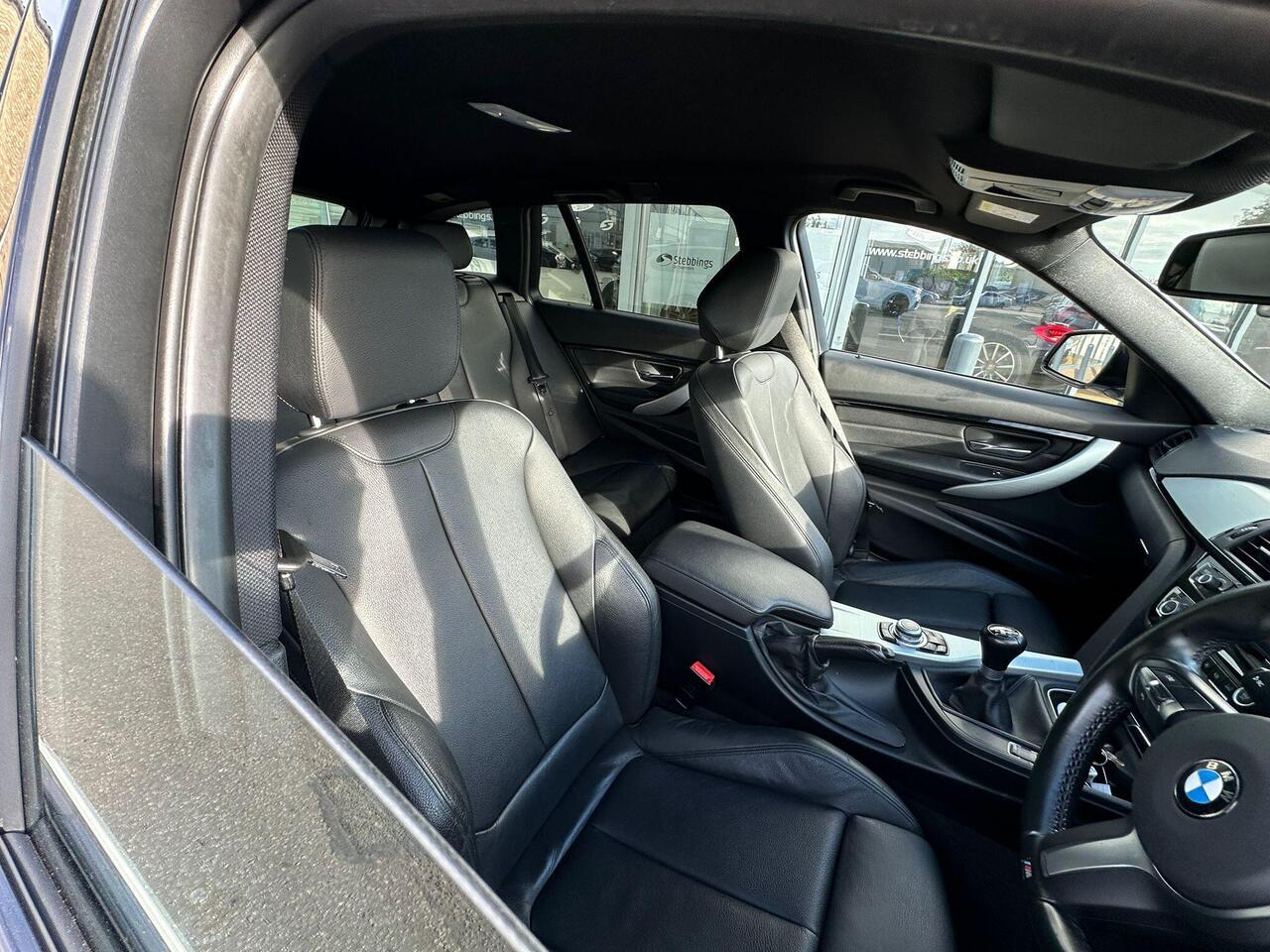 BMW 3 Series YE66MXN