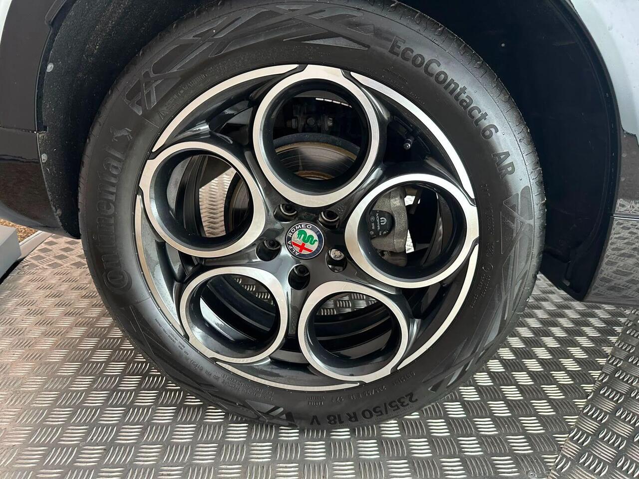 Alfa Romeo Tonale YIG6309
