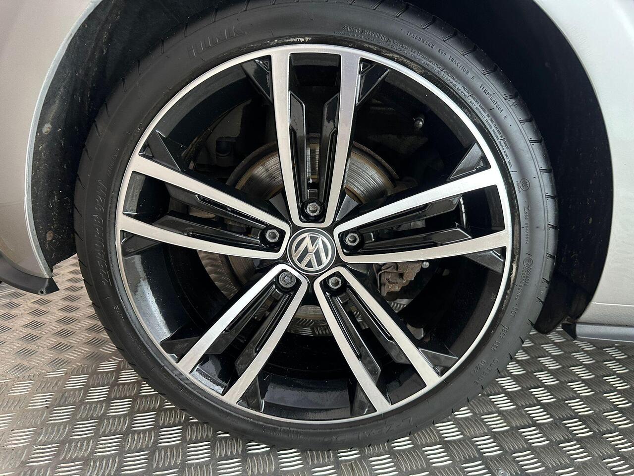 Volkswagen Golf MK69DZY