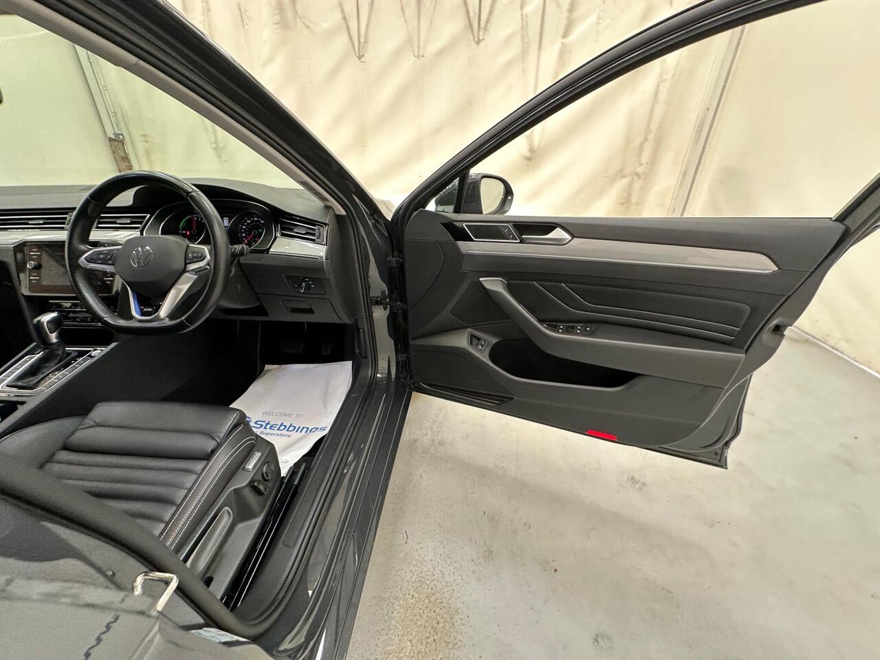 Volkswagen Passat YE70UZH