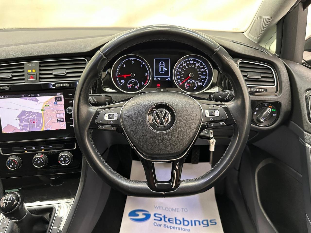Volkswagen Golf MW67FMC