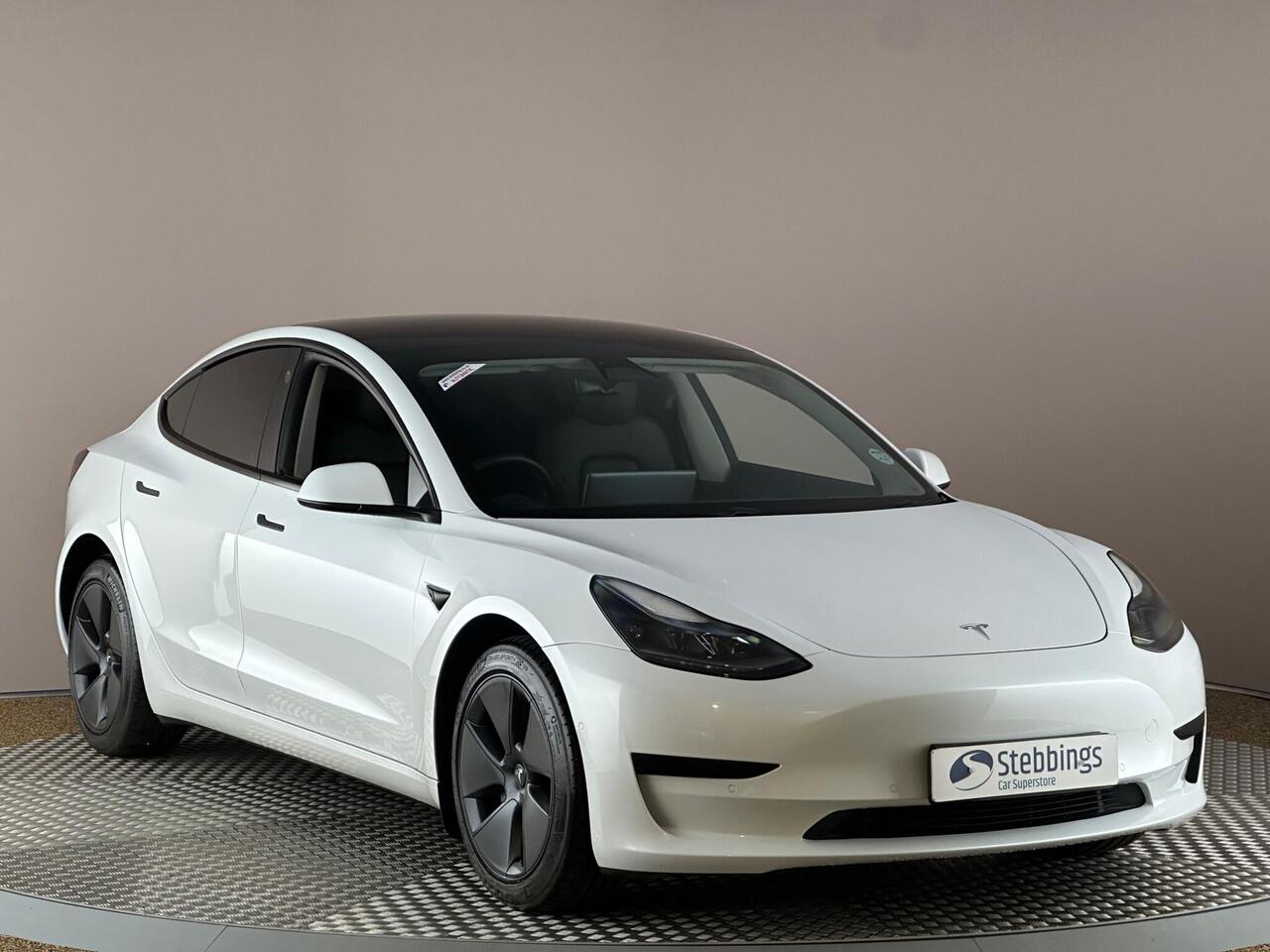 Tesla Model 3 AF72UUV