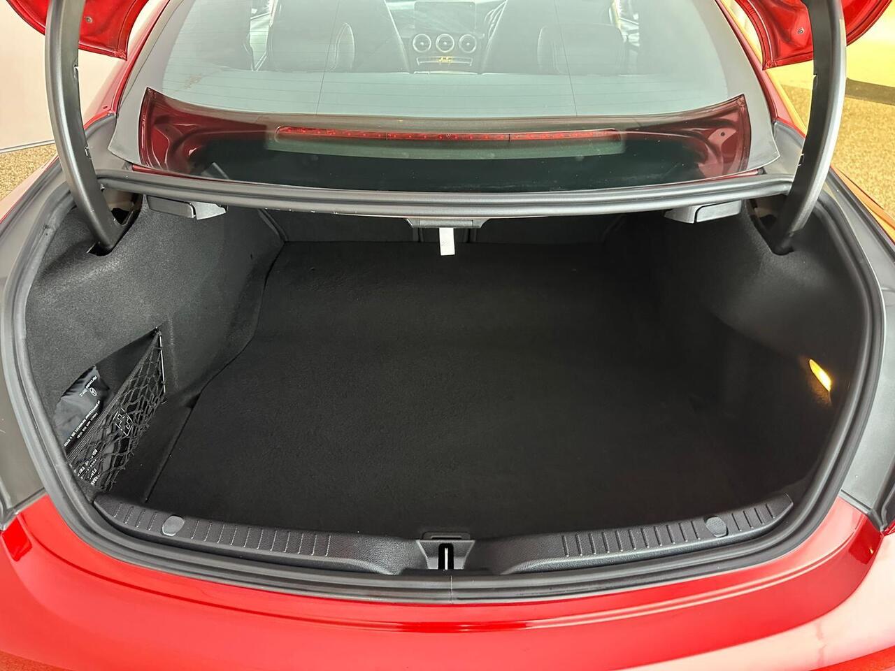 Mercedes-Benz C Class AY68UNX