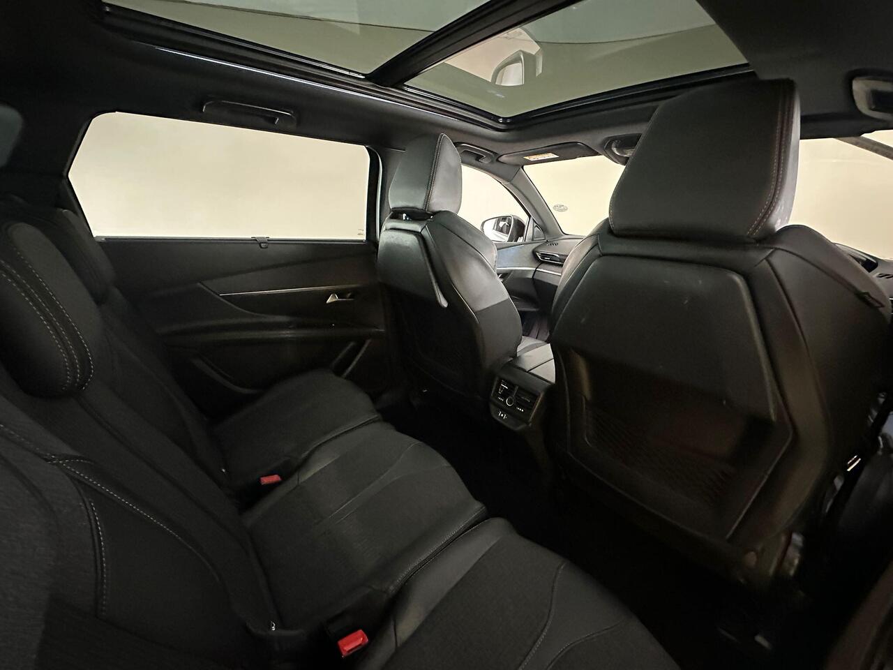 Peugeot 5008 YC69YJN