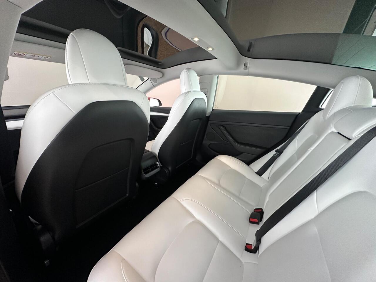 Tesla Model 3 LF71VTK