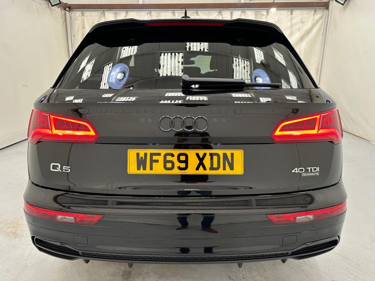 Audi Q5 WF69XDN