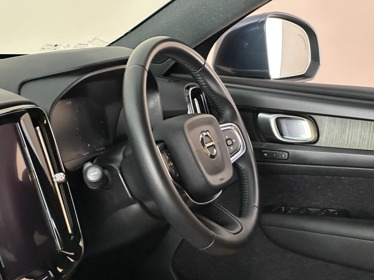 Volvo XC40 YW68VFY