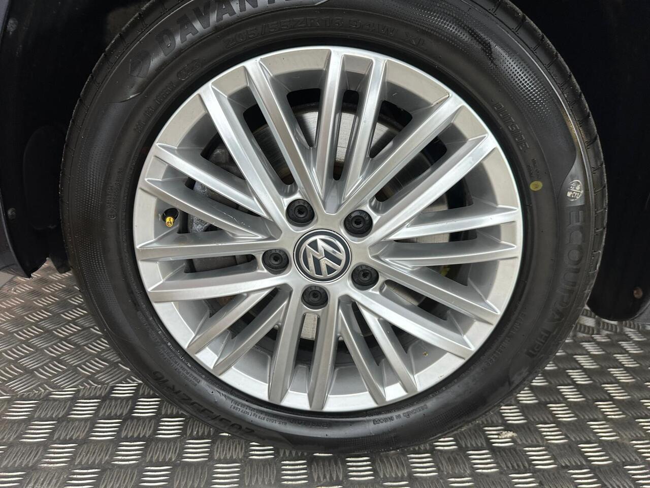 Volkswagen Caddy Maxi Life EY20XLT