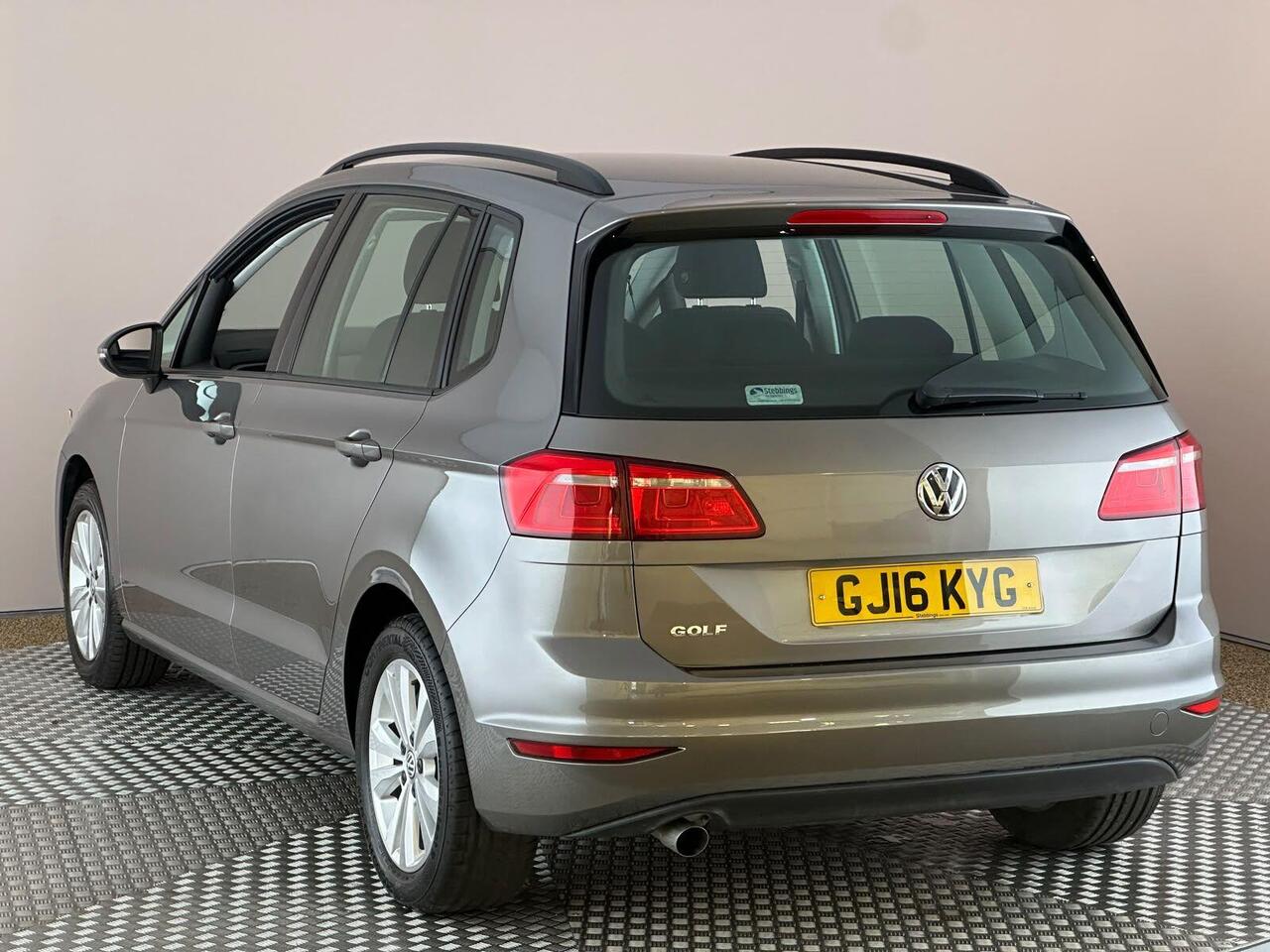 Volkswagen Golf SV GJ16KYG