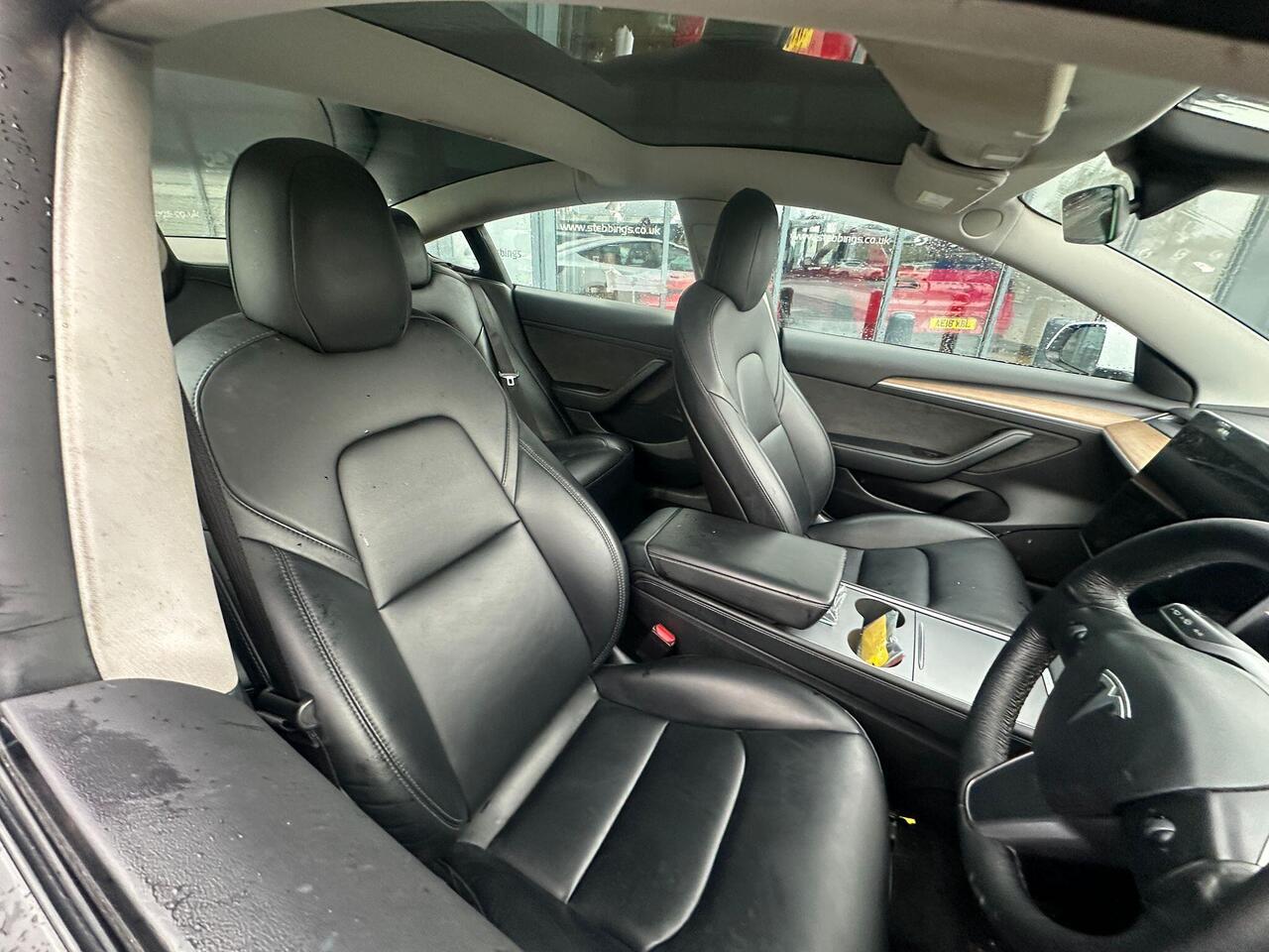 Tesla Model 3 AF72VGV