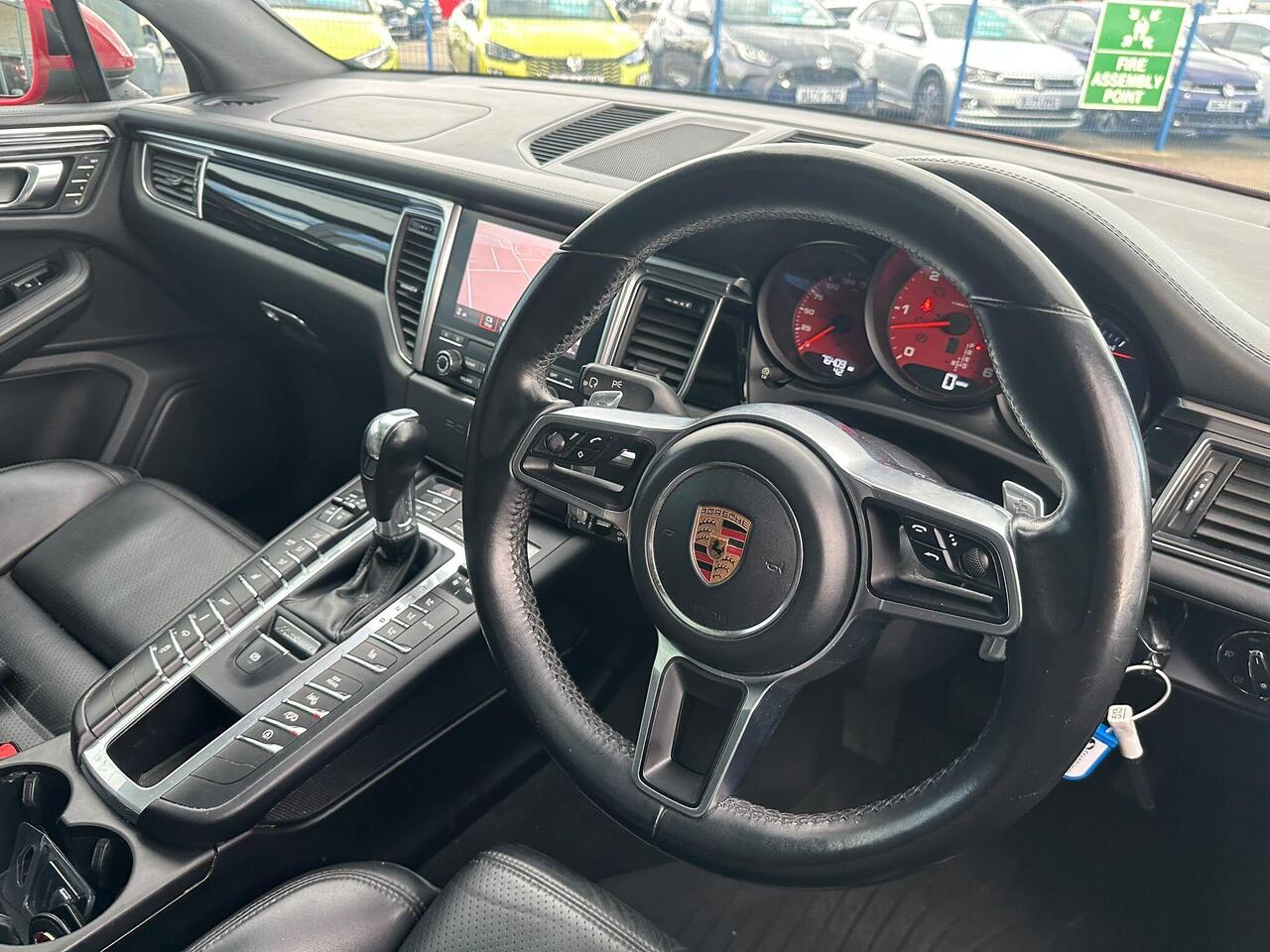 Porsche Macan DA67LYY