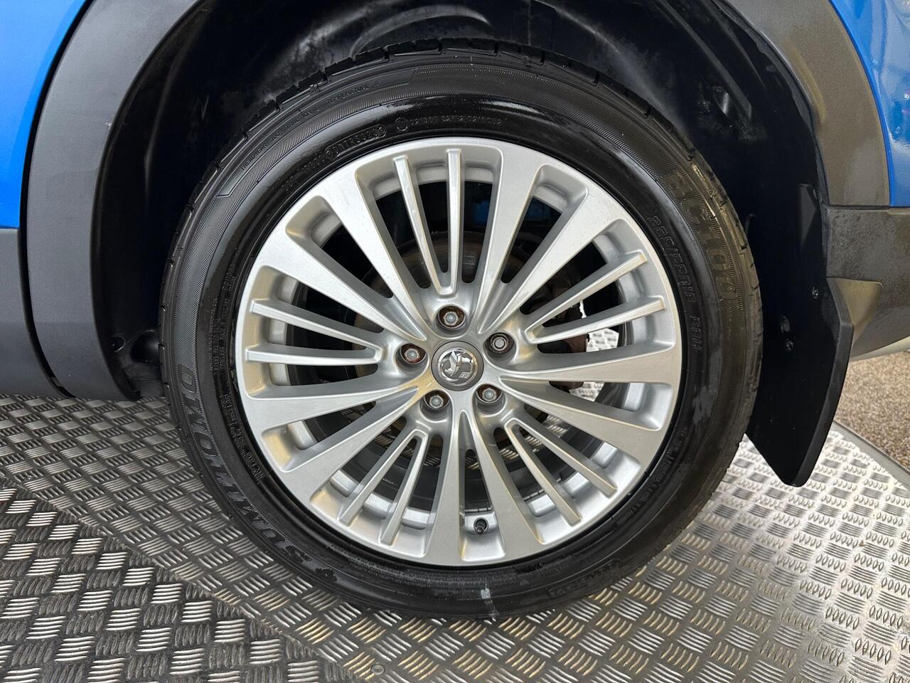 Vauxhall Grandland X LS69BKJ