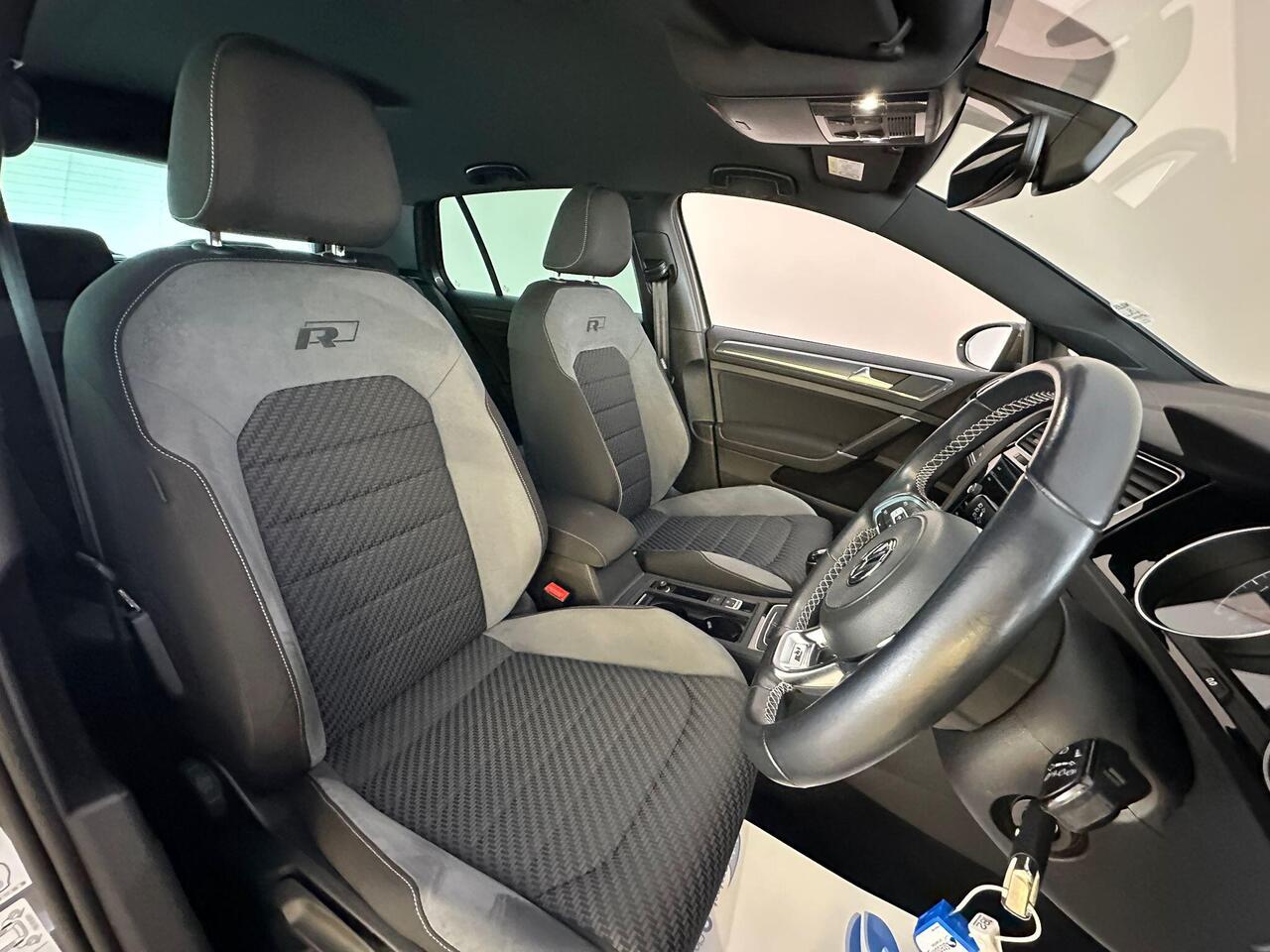 Volkswagen Golf SM69RDY
