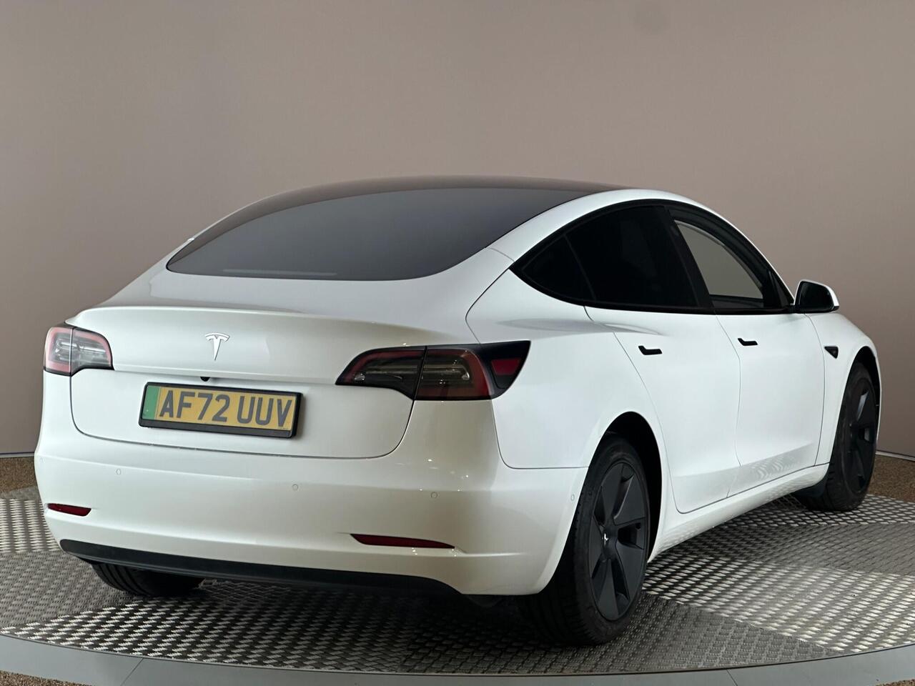 Tesla Model 3 AF72UUV