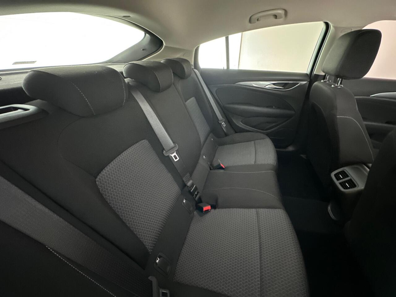 Vauxhall Insignia VO71HRZ