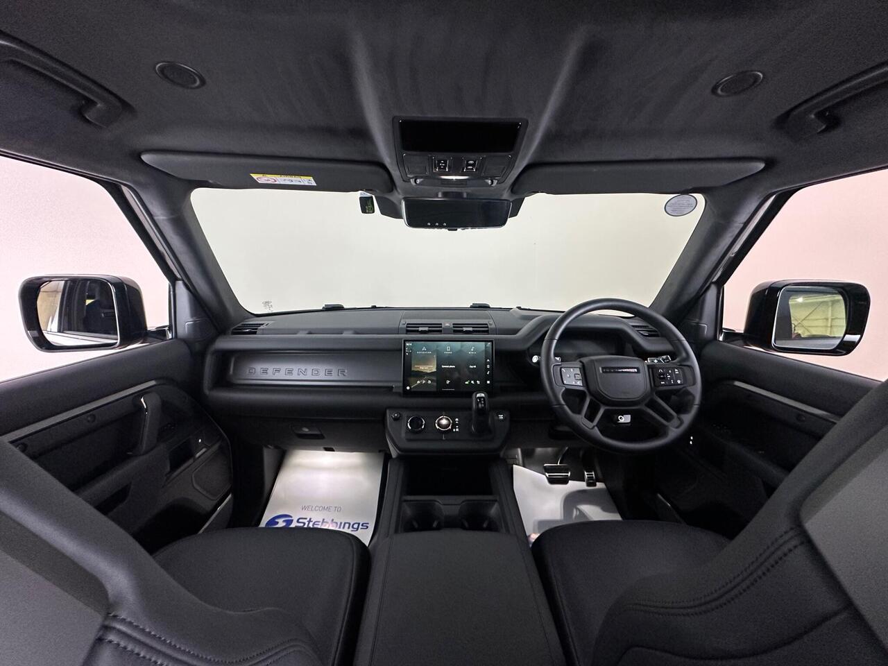 Land Rover Defender 110 FY25UTL