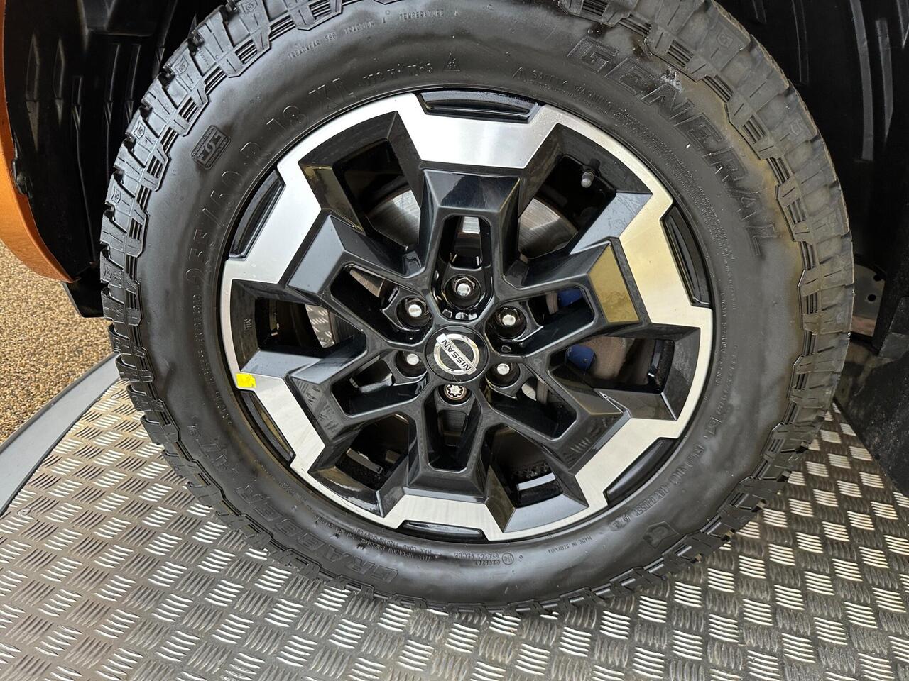 Nissan Navara BK70YHX