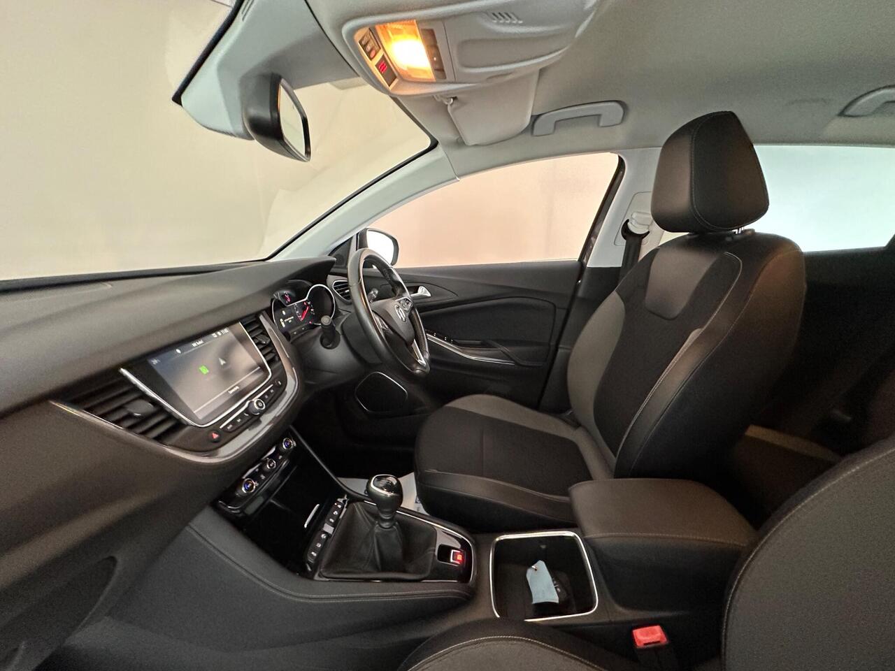 Vauxhall Grandland X DY68ZWW