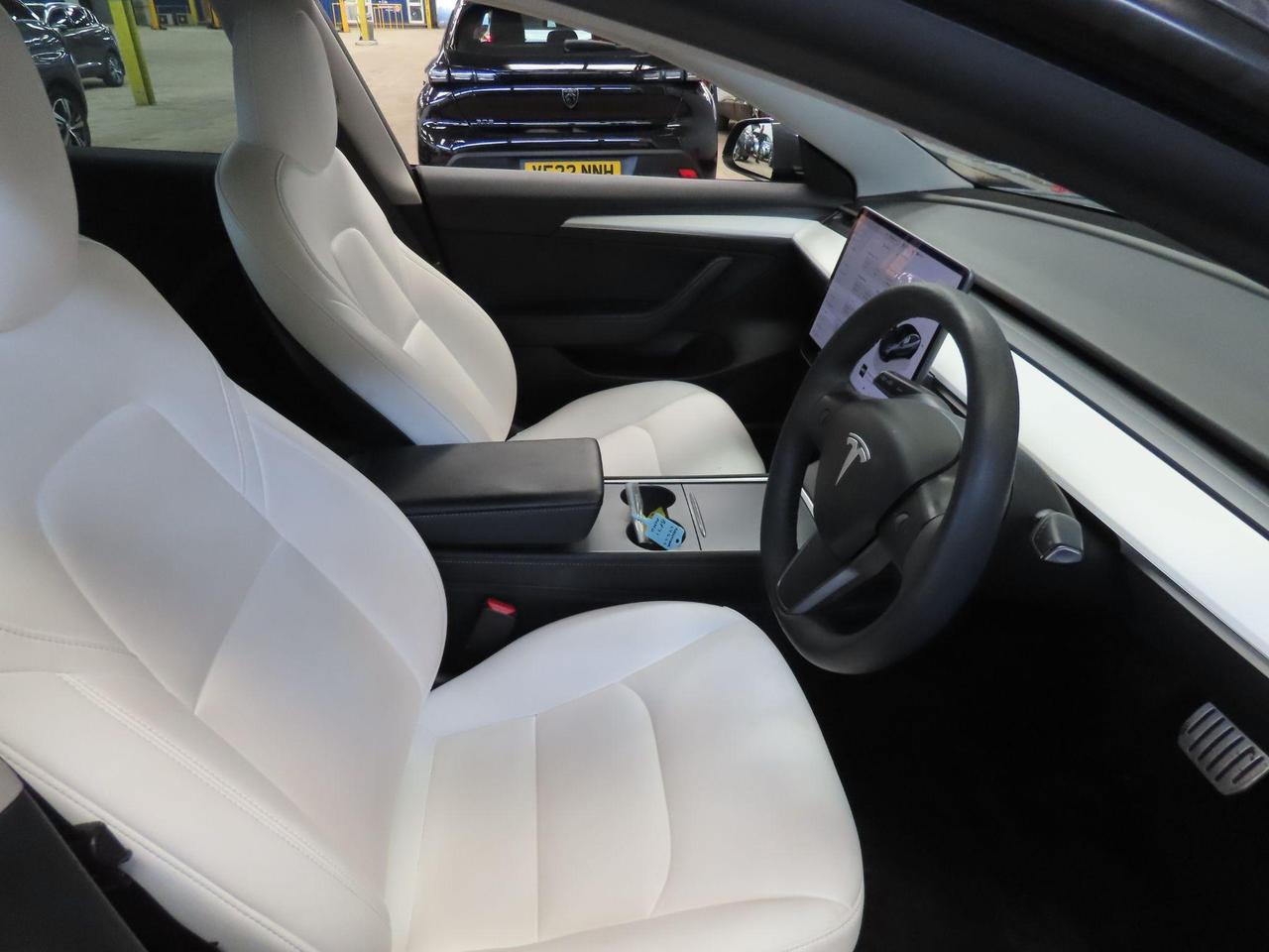 Tesla Model 3 BP71MHO