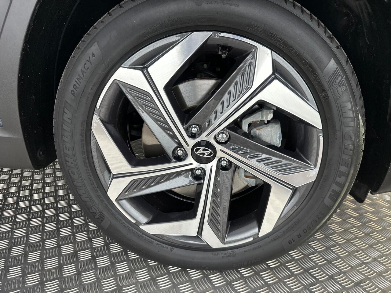 Hyundai TUCSON LE23RTZ