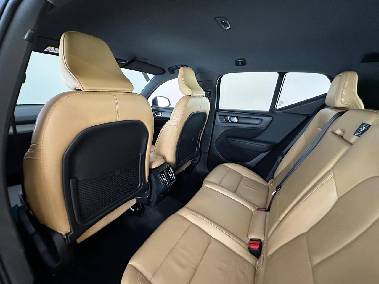Volvo XC40 YW68VFY