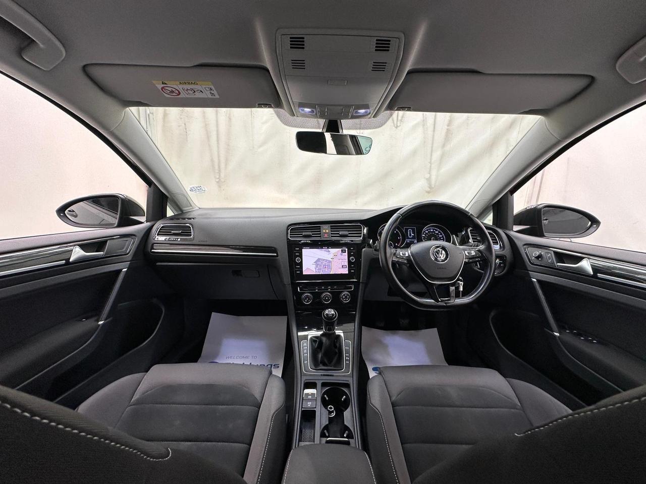 Volkswagen Golf MW67FMC
