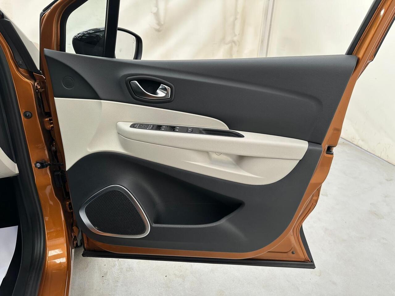 Renault Captur AU19SRZ