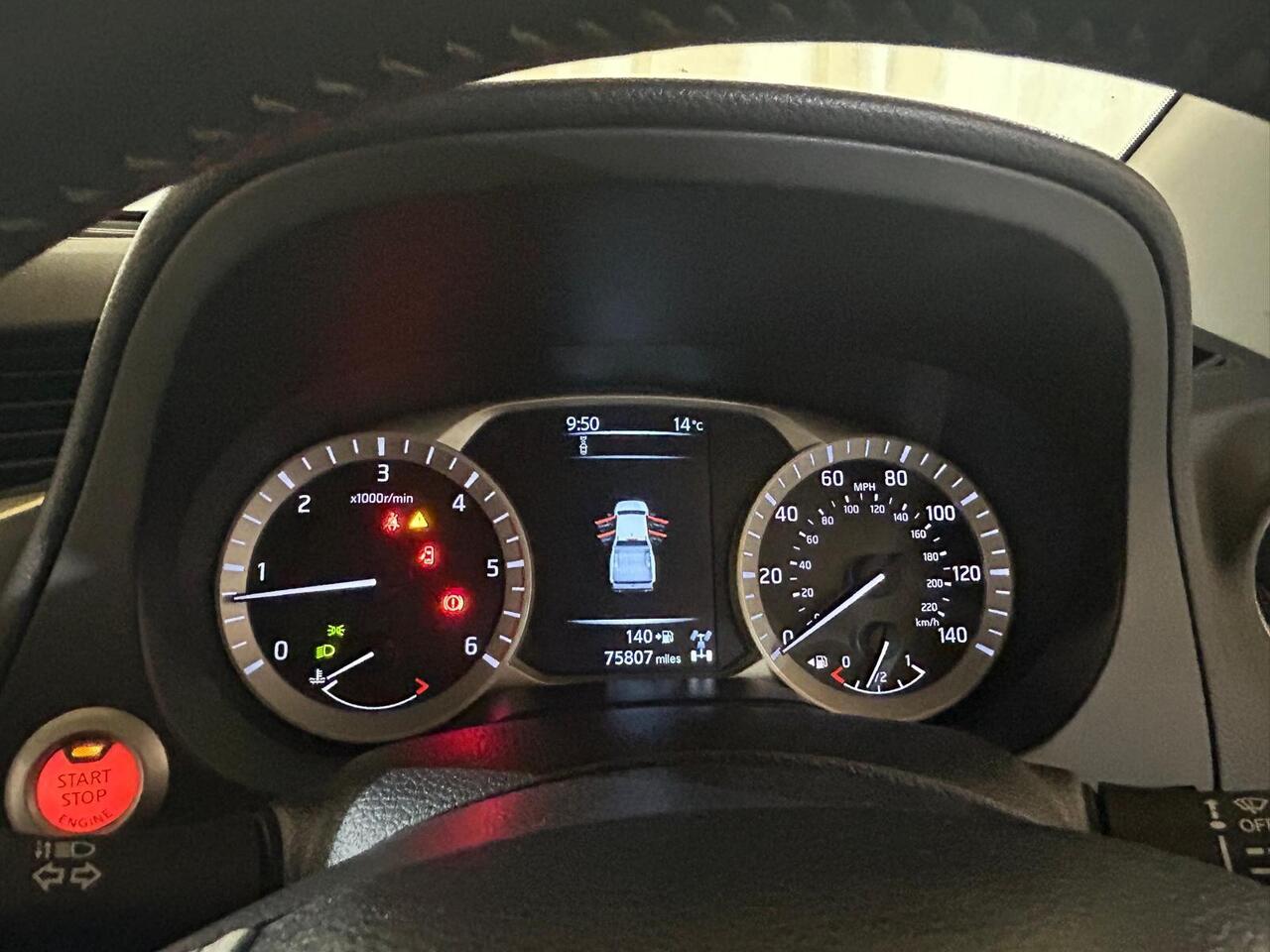 Nissan Navara DN67XNW