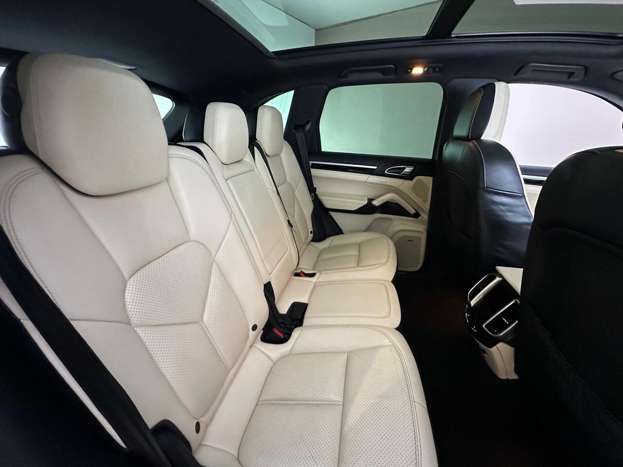 Porsche Cayenne LT65GWL